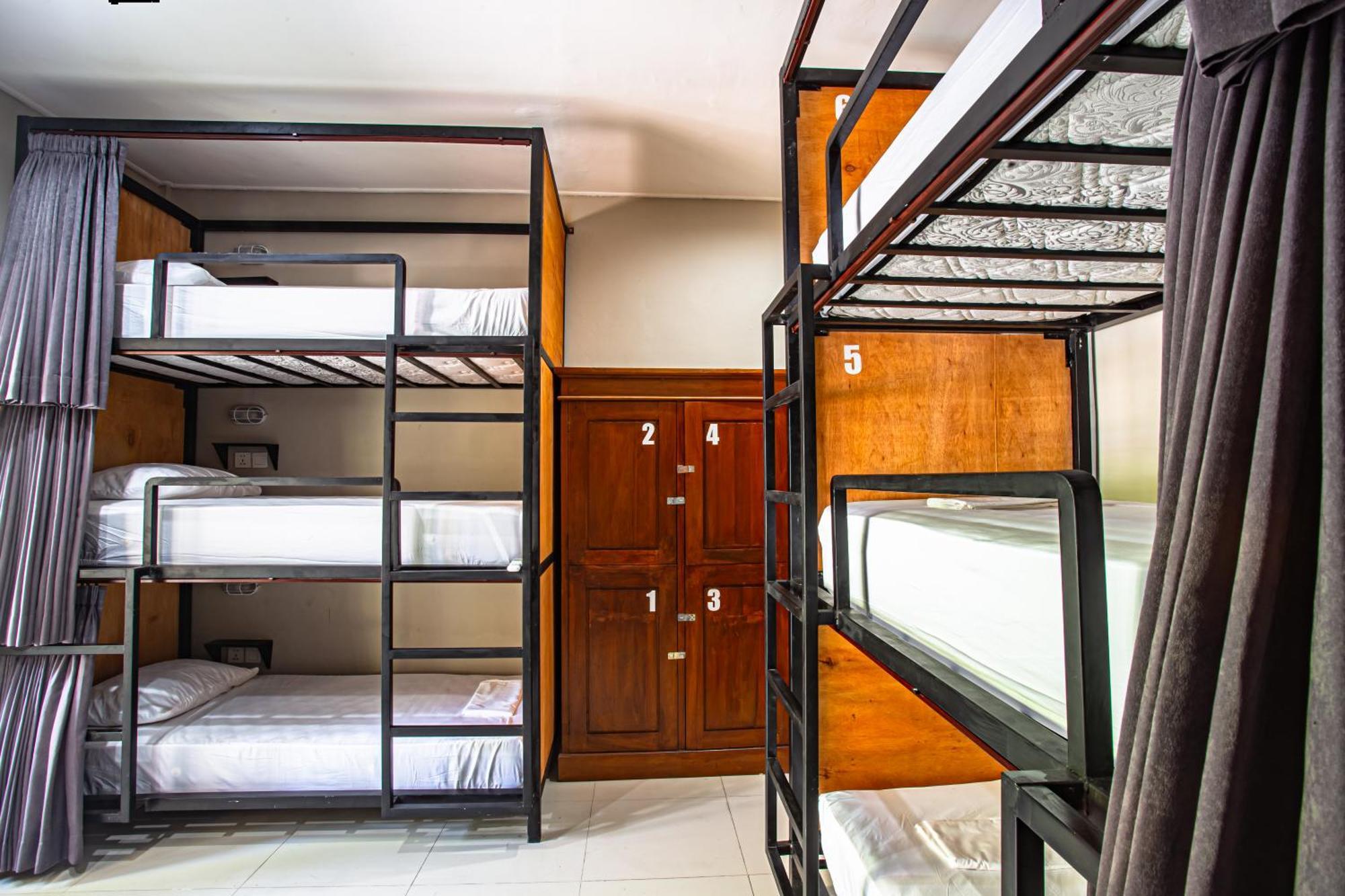 What The Duck Backpackers Canggu Eksteriør billede