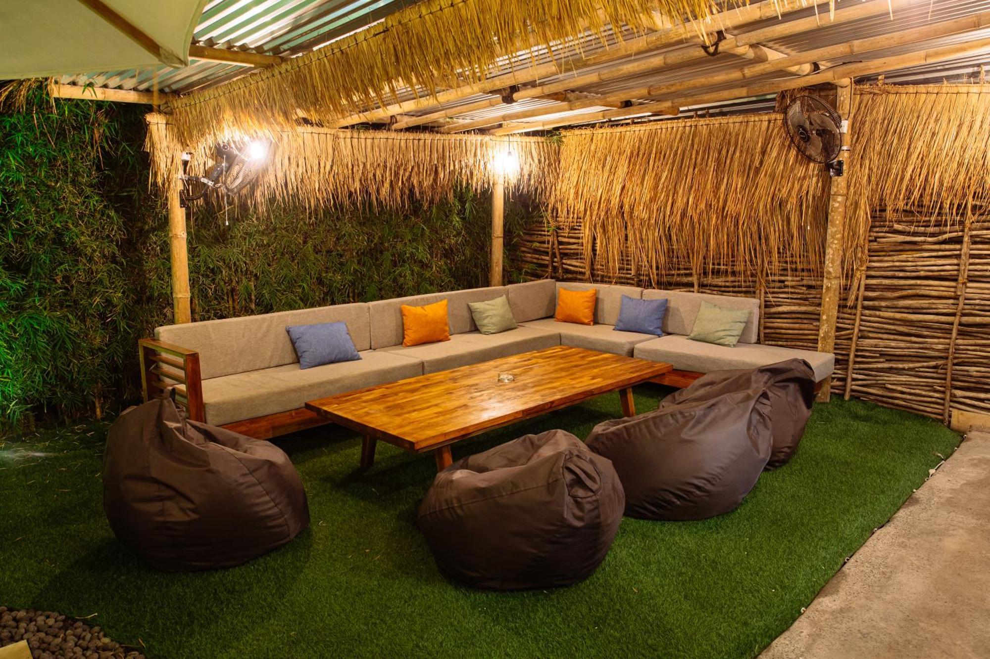 What The Duck Backpackers Canggu Eksteriør billede