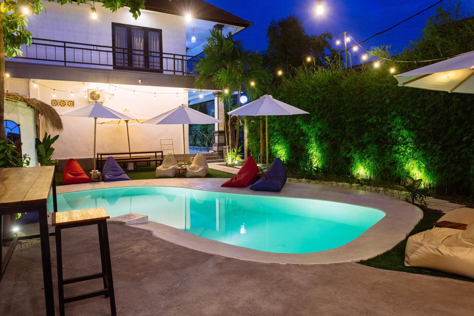 What The Duck Backpackers Canggu Eksteriør billede