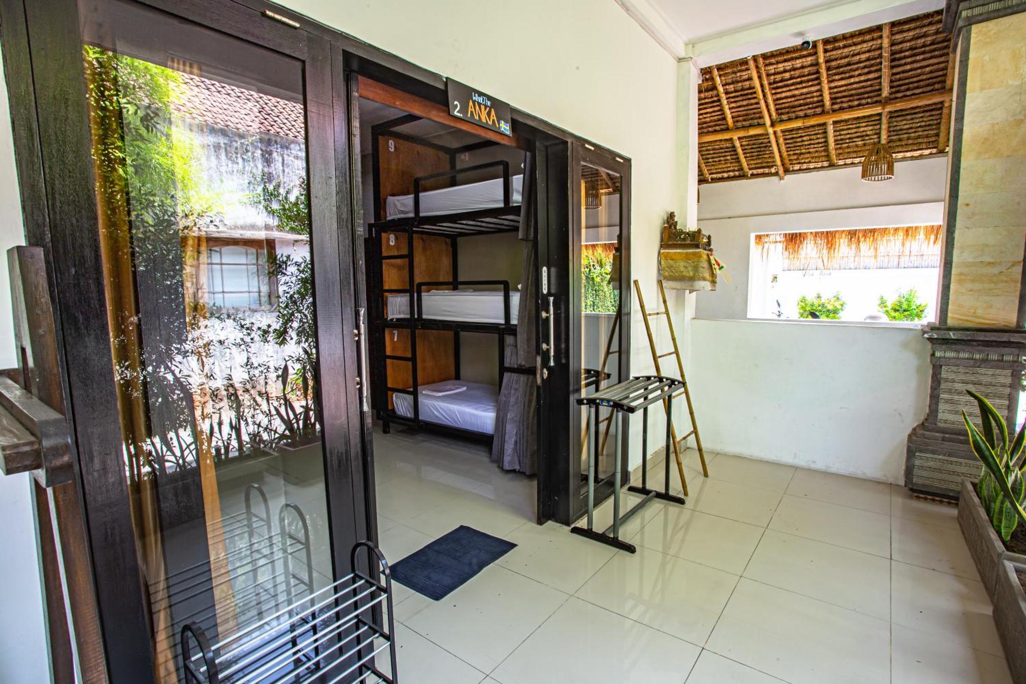 What The Duck Backpackers Canggu Eksteriør billede