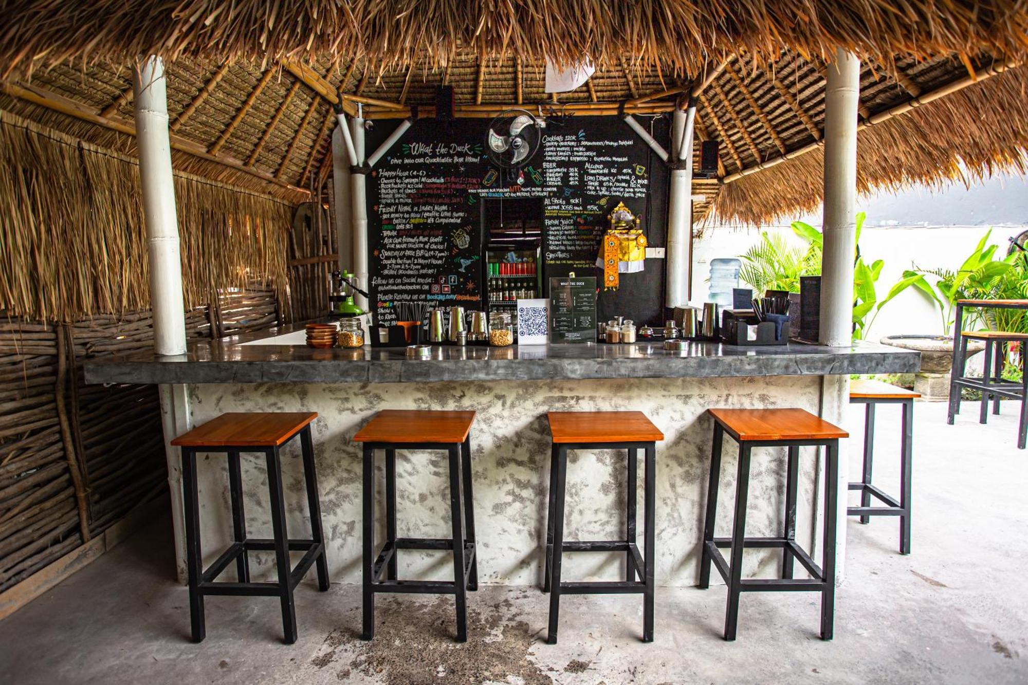 What The Duck Backpackers Canggu Eksteriør billede